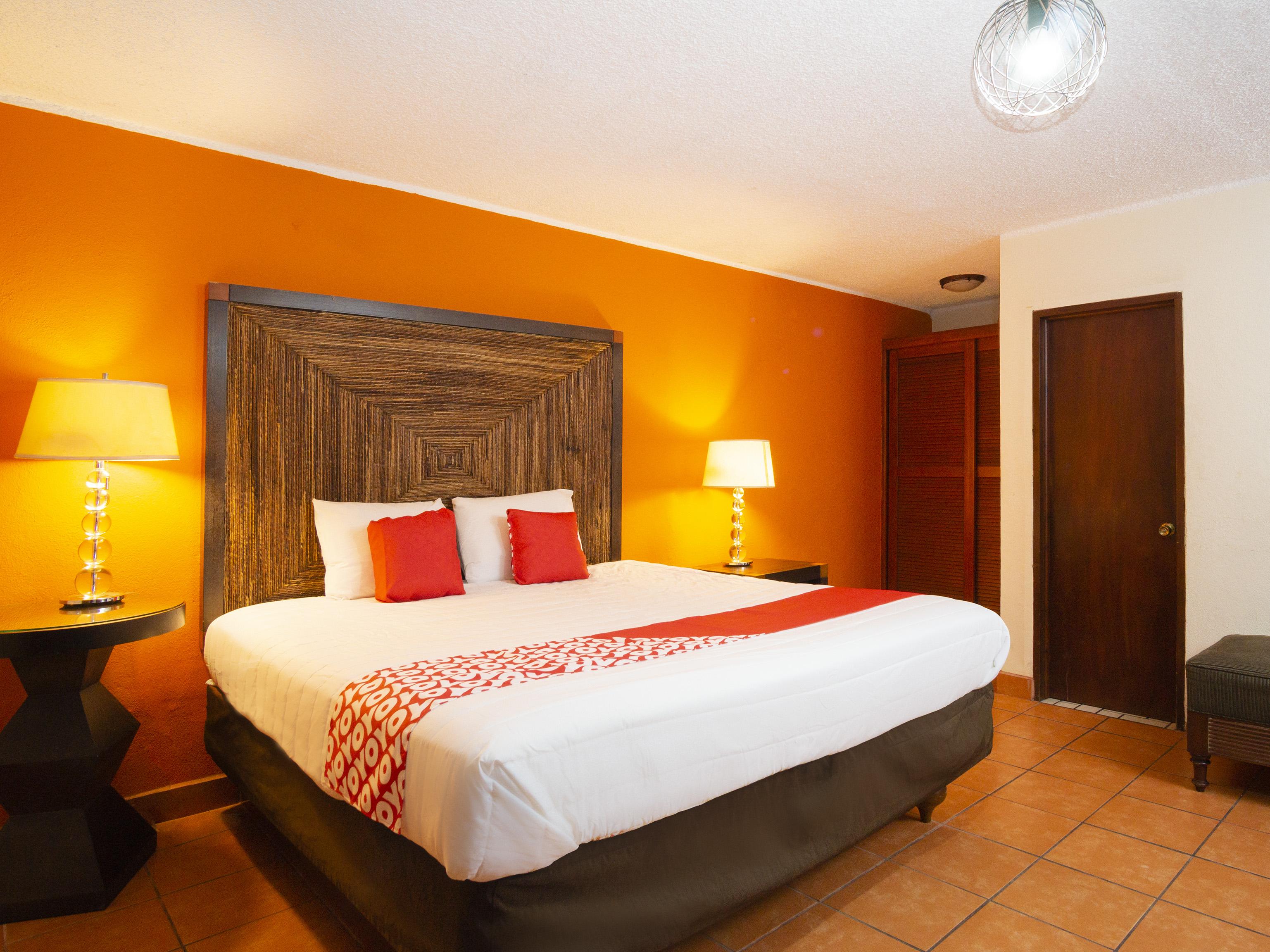 Oyo Hotel Hacienda Don Luis, Rosarito Eksteriør bilde A typical OYO hotel room