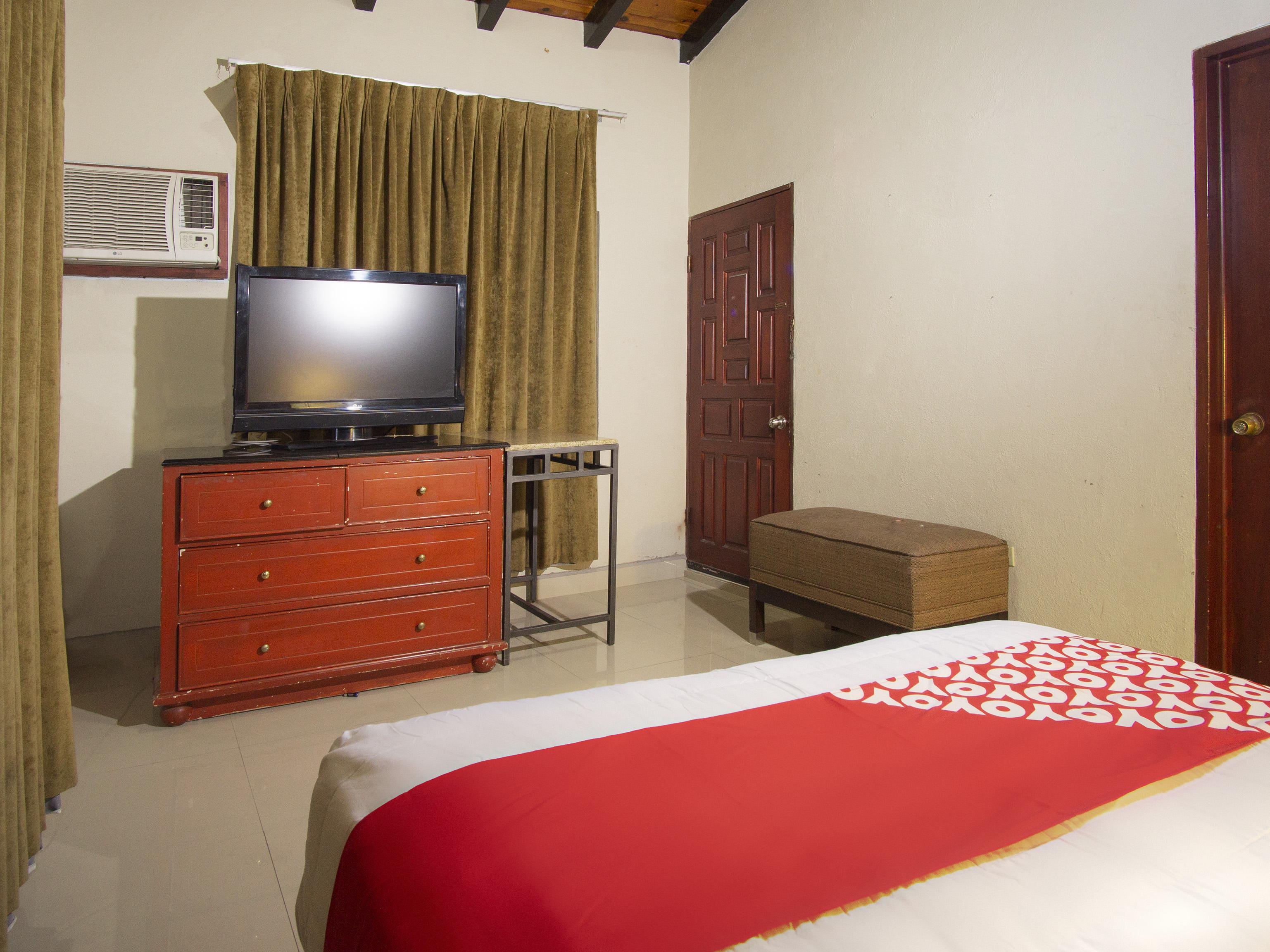 Oyo Hotel Hacienda Don Luis, Rosarito Eksteriør bilde A typical room at the hotel