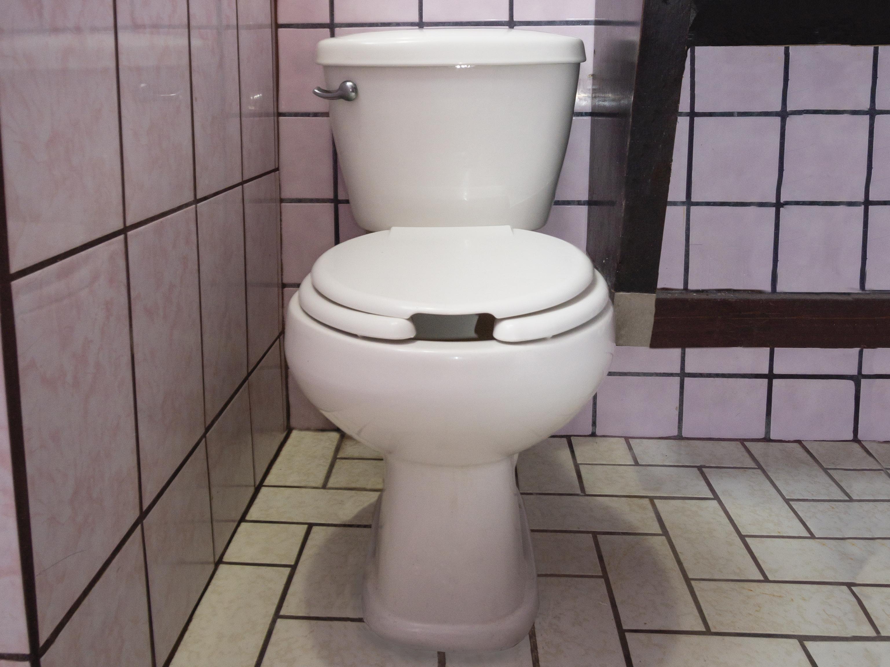 Oyo Hotel Hacienda Don Luis, Rosarito Eksteriør bilde A two-piece water closet