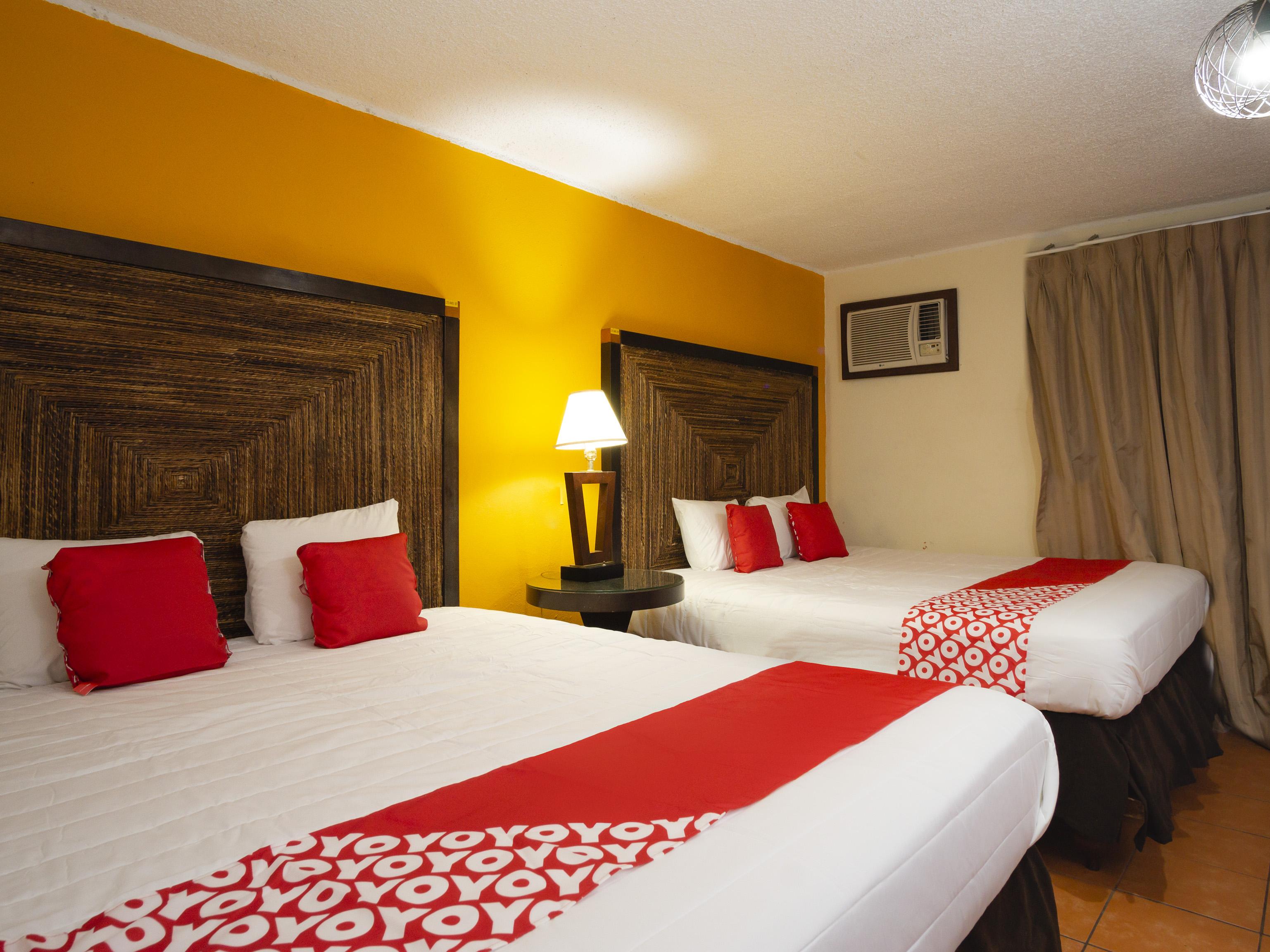 Oyo Hotel Hacienda Don Luis, Rosarito Eksteriør bilde A typical OYO hotel room in San Francisco, California
