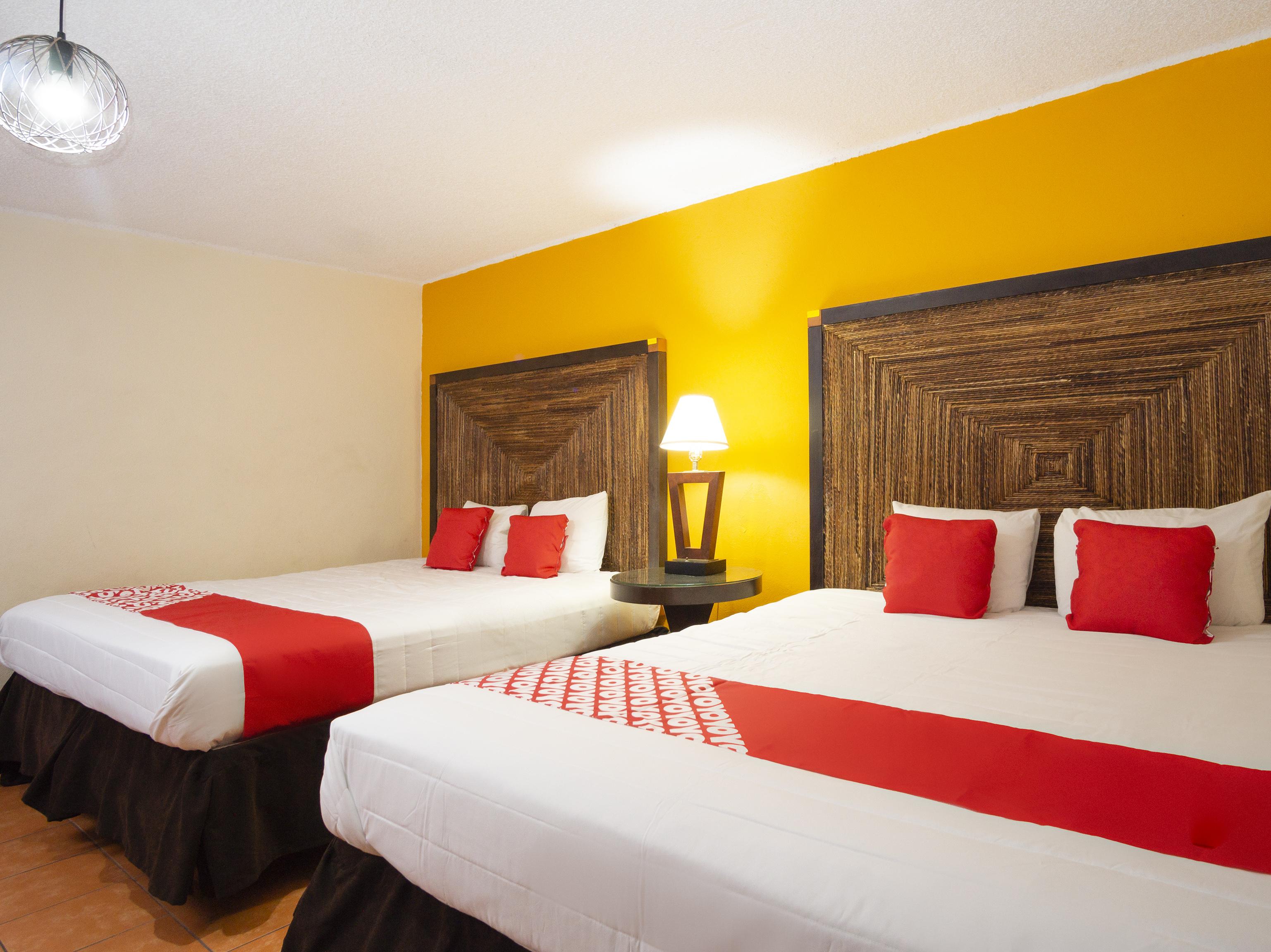 Oyo Hotel Hacienda Don Luis, Rosarito Eksteriør bilde A typical OYO hotel room