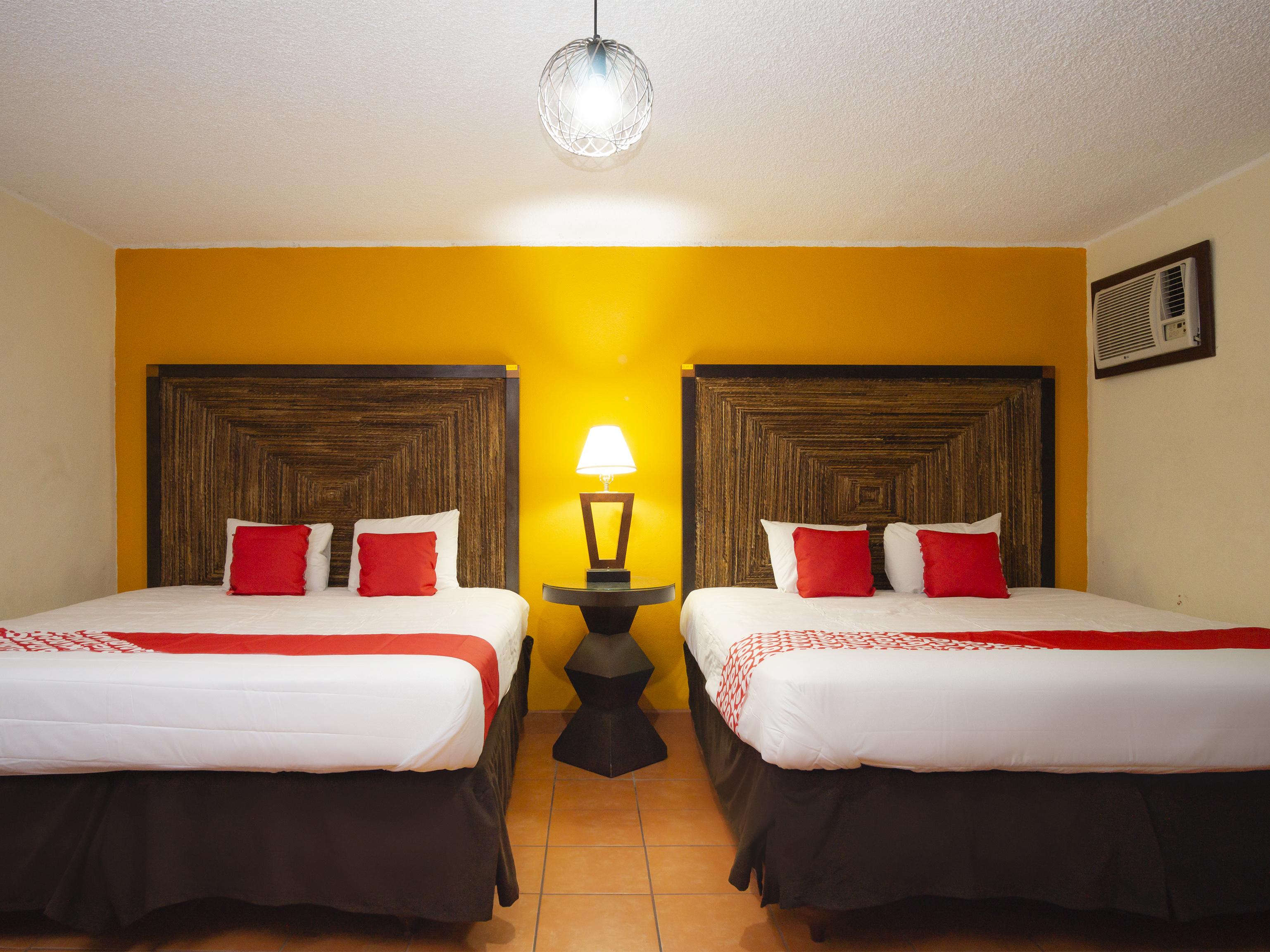 Oyo Hotel Hacienda Don Luis, Rosarito Eksteriør bilde A typical OYO hotel room in Mexico City