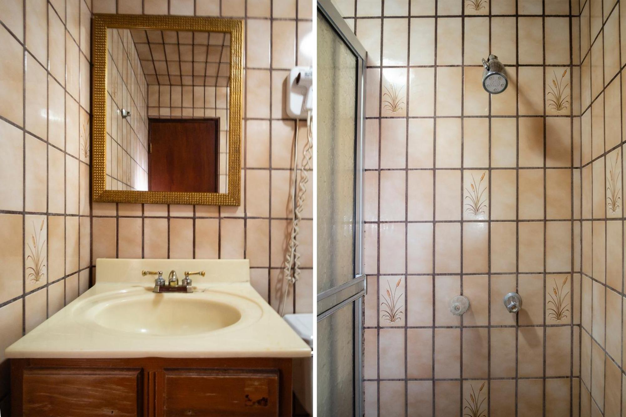 Oyo Hotel Hacienda Don Luis, Rosarito Eksteriør bilde Bathroom