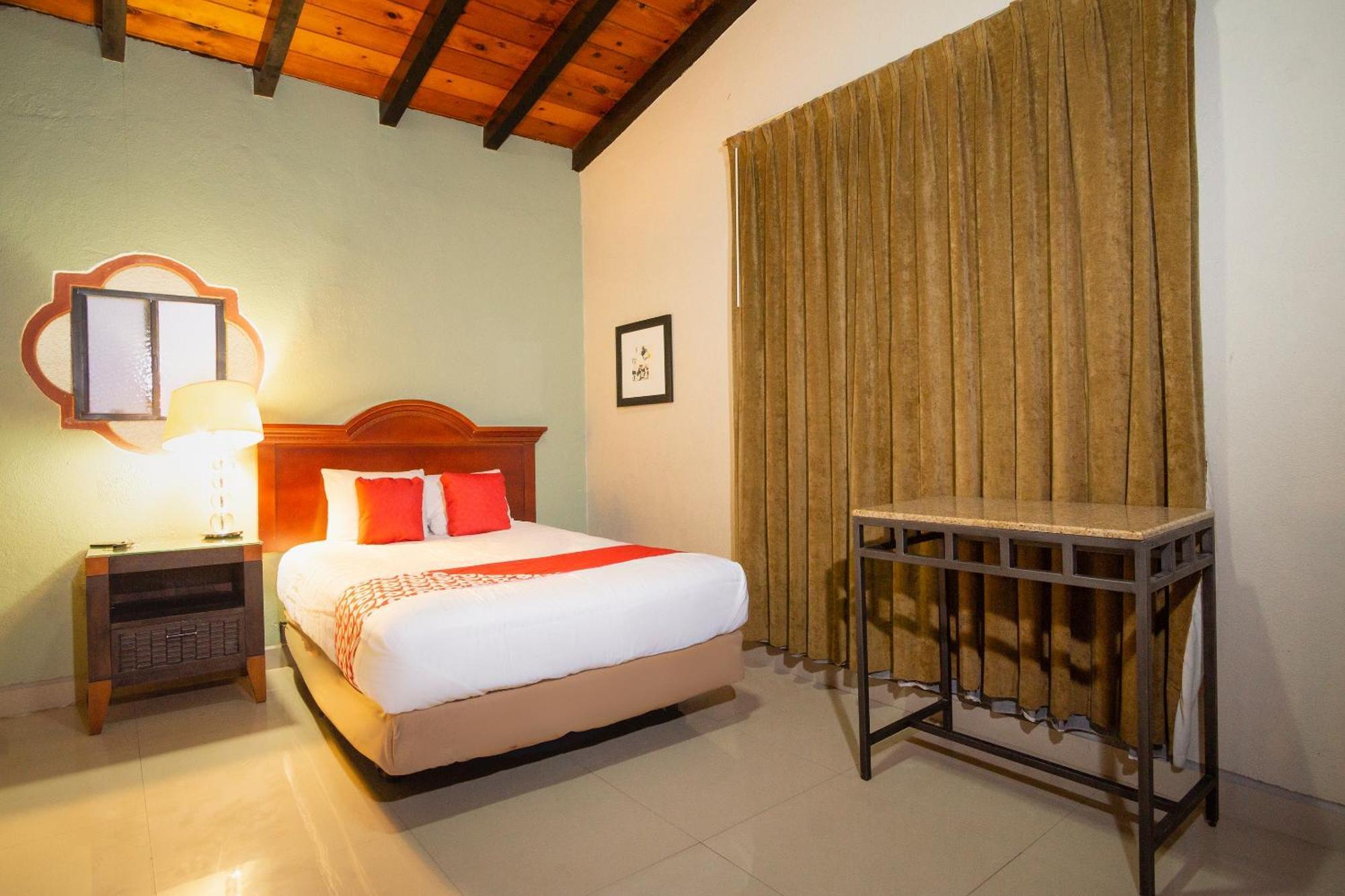 Oyo Hotel Hacienda Don Luis, Rosarito Eksteriør bilde A bedroom at the hotel