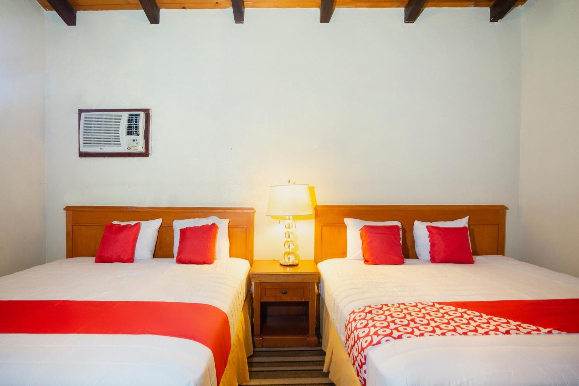 Oyo Hotel Hacienda Don Luis, Rosarito Eksteriør bilde A typical room at the hotel